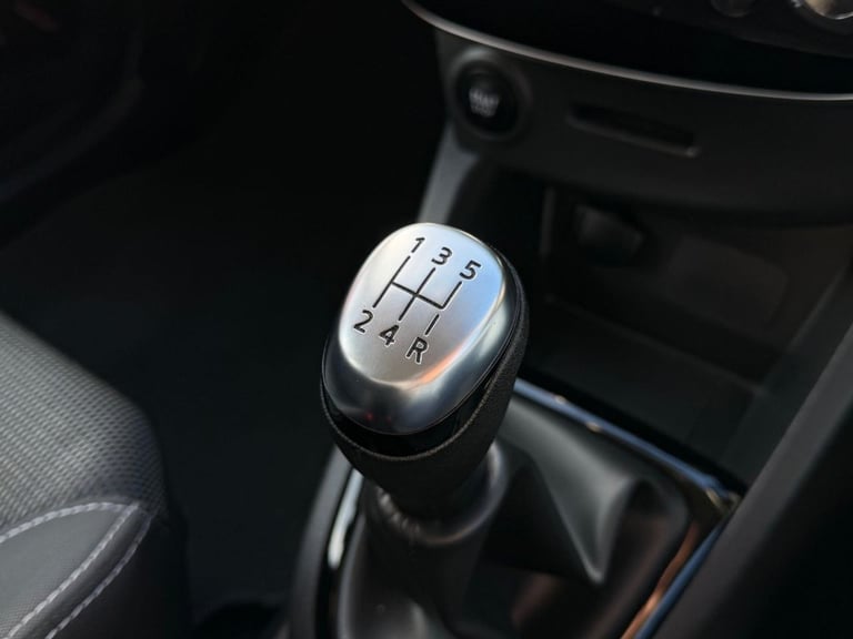 2019 Renault Clio 1.5 dCi Play Hatchback 5dr Diesel Manual Euro 6 (s/s) (90 ps) Hatchback Diesel ...