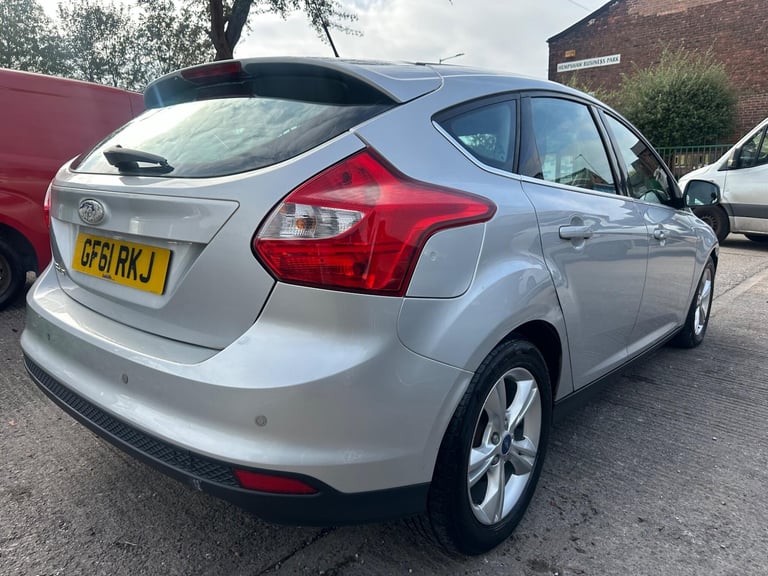 2011 Ford Focus 1.6 TDCi Zetec Euro 5 (s/s) 5dr HATCHBACK Diesel Manual