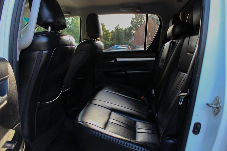 2018 Toyota Hilux 2.4 D-4D Invincible 4WD Euro 6 (s/s) 4dr (TSS, 3.5t) PICK UP Diesel Manual