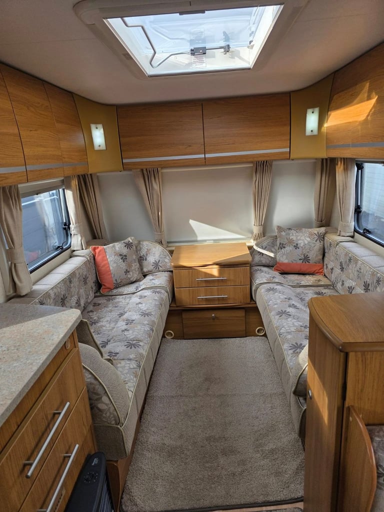 Bailey Pageant Champagne 2008 Four Berth Side Dinette Caravan