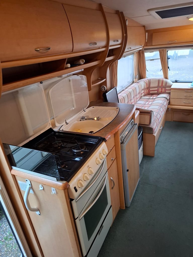 2003 Abbey Freestyle 520 SE 4 berth caravan with motor mover and solar panel