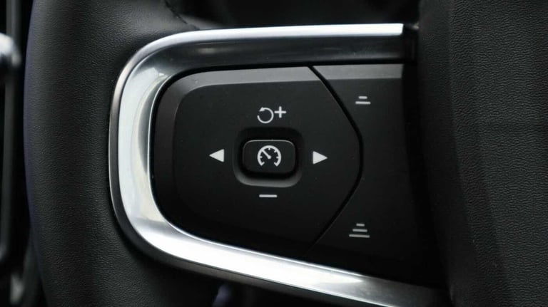 2024 Volvo XC40 Plus, B3 Mild hybrid, Petrol, Dark ESTATE Petrol/Electric Hybrid Automatic