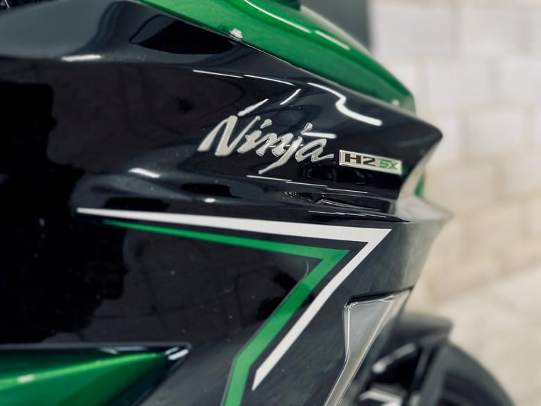 STUNNING ONE OWNER 2023/23 KAWASAKI NINJA H2 SX PERFORMANCE MOTORCYCLE 
