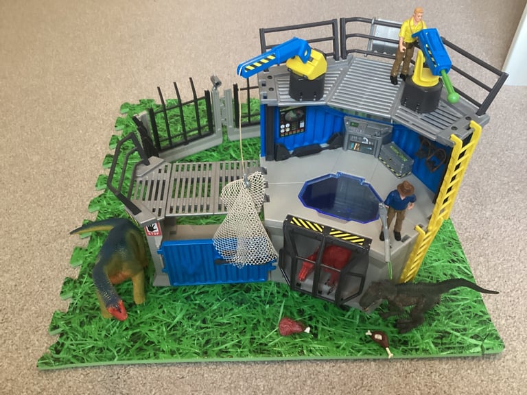 Schleich dinosaur research station 