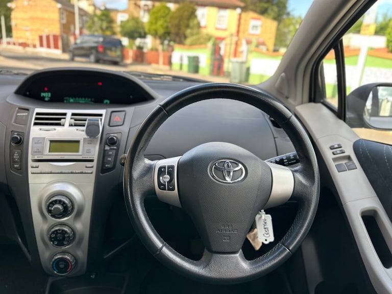 2008 Toyota Yaris 1.0 VVT-i TR 5dr HATCHBACK Petrol Manual