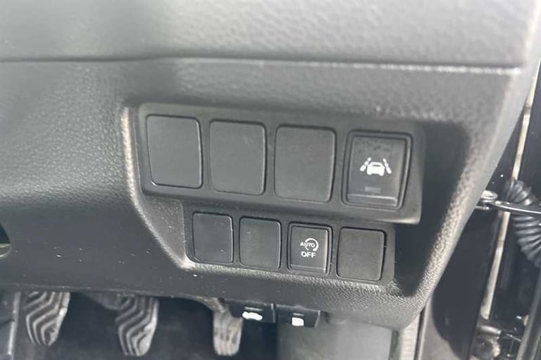 2019 Nissan Qashqai 1.3 DIG-T Tekna SUV 5dr Petrol Manual Euro 6 (s/s) (140 ps) SUV Petrol Manual