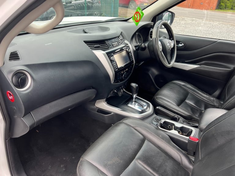 2019 NISSAN NAVARA Double Cab Pick Up Tekna 2.3dCi 190 4WD Auto LEATHER 101k