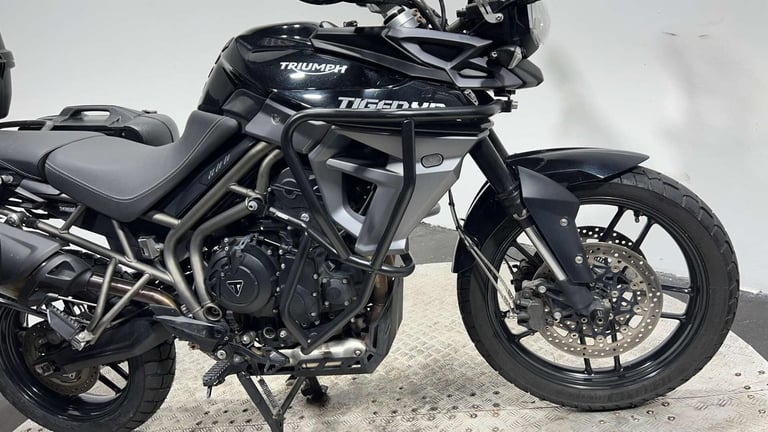 Triumph Explorer 1215 XC Adventure bike fully kitted mot warranty