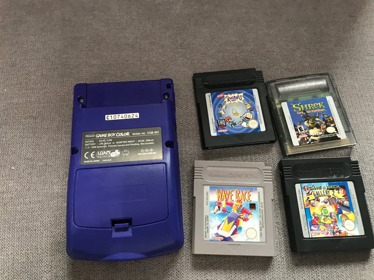 Game Boy Color Console, Grape, /Purple Mint condition with 4 games