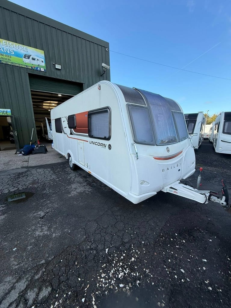 2015 BAILEY UNICORN VIGO - 4 BERTH CARAVAN 