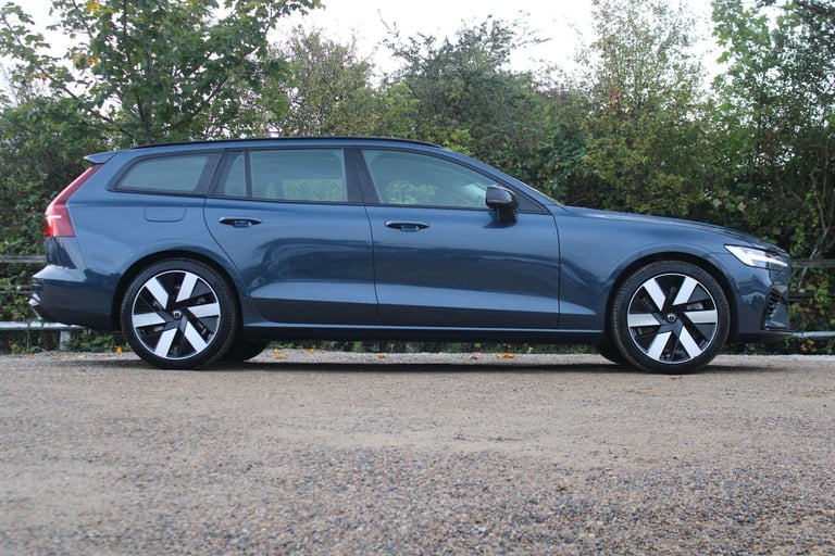 2025 Volvo V60 2.0 T6 18.8kWh Plus Auto AWD Euro 6 (s/s) 5dr ESTATE Petrol/Electric Hybrid Automatic
