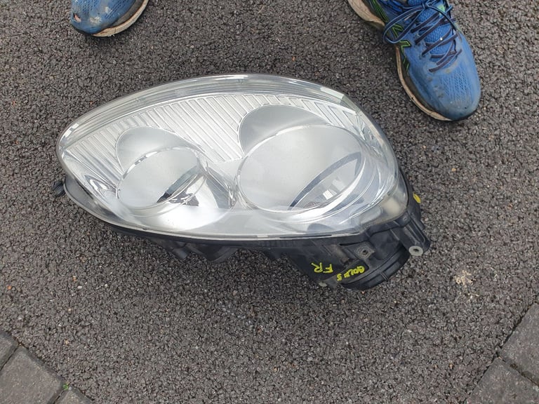 VW Golf MK5 Headlight