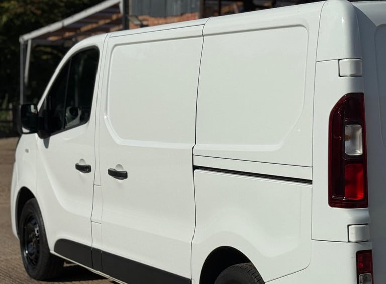2019 Renault Trafic 1.6 dCi 27 Business+ SWB Standard Roof Euro 6 5dr Diesel