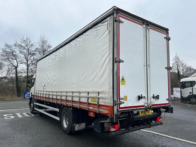2018 Scania P250 Sleepercab with 27 1/2 Ft Curtainside Body