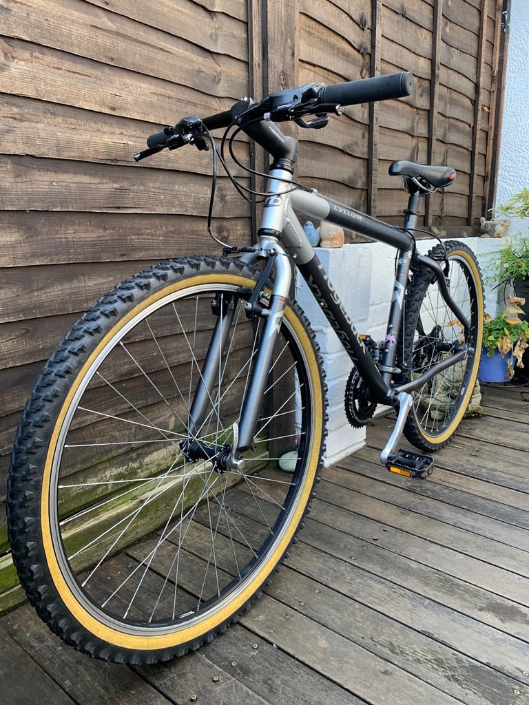 Retro Ridgeback Cyclone 26” Wheel Mountain Bike (Fully Serviced) 