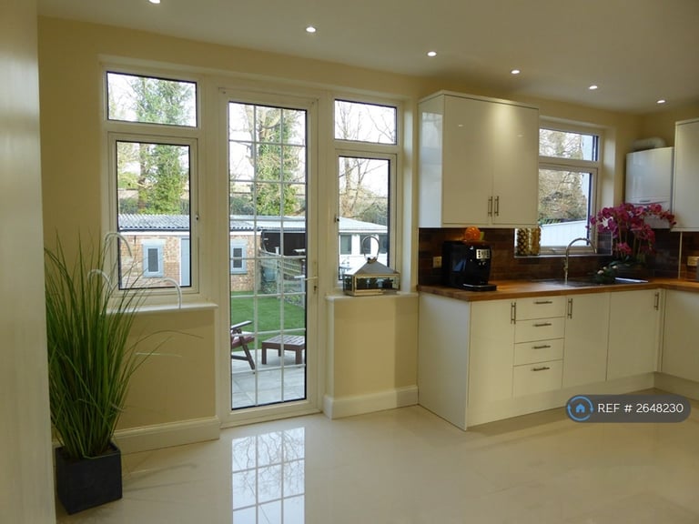 image for 3 bedroom house in Hurstcourt Road, Sutton, SM1 (3 bed) (#2648230)