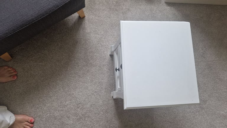 Bedside table 
