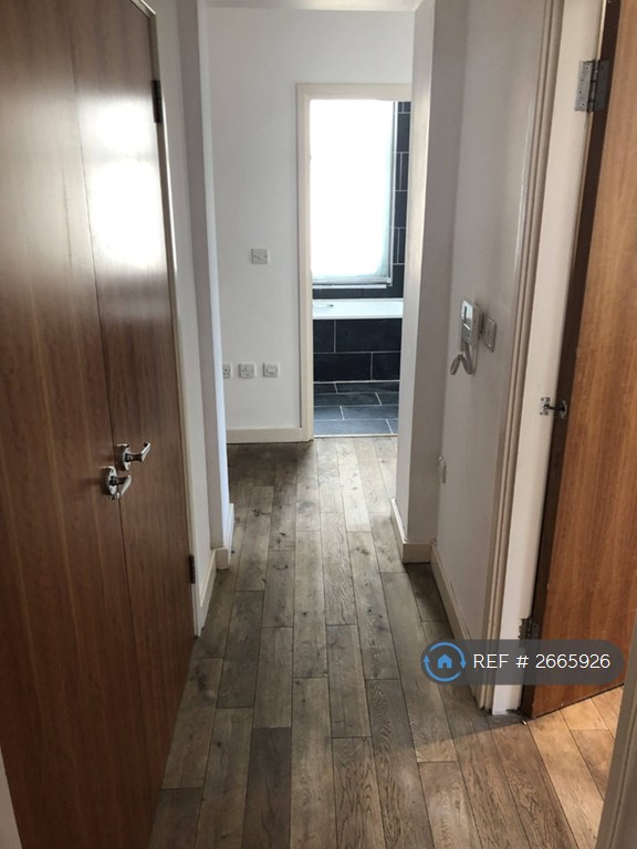 2 bedroom flat in Arthur Road, London, N7 (2 bed) (#2665926)