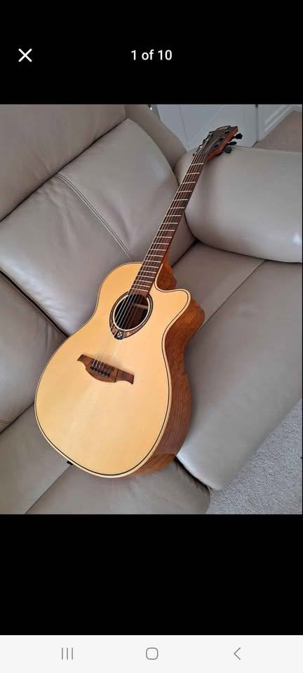 LAG Tramontane T318ACE Cutaway Electro acoustic Guitar Excellent Condition with Soft Padded Case