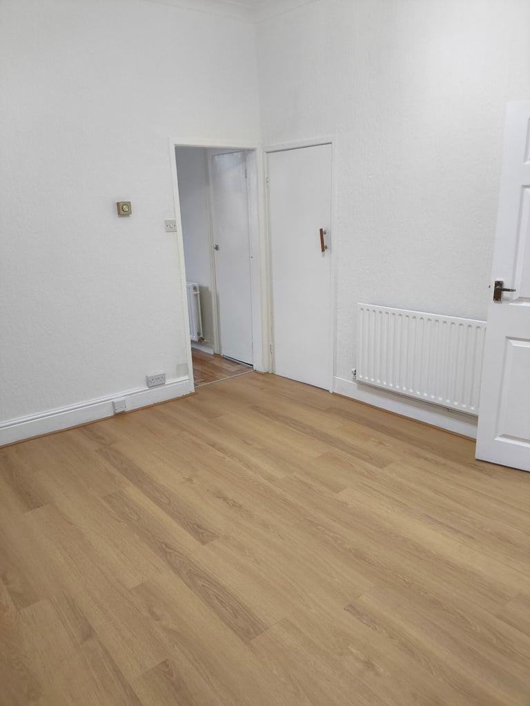 Newly Refurbished 2-Bedroom Terraced House To Let – Modern Living in Middleton!
