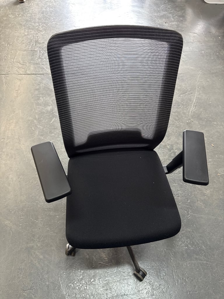 Office furniture clearance (2nd hand)