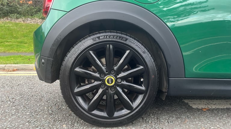 2020 MINI Hatch 135kW Cooper S Level 2 33kWh 3dr Auto Electric Hatchback Hatchback Electric Autom...