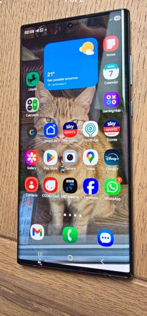image for Samsung galaxy s22 ultra unlocked 128gb with charger can deliver or collection £270 ono 