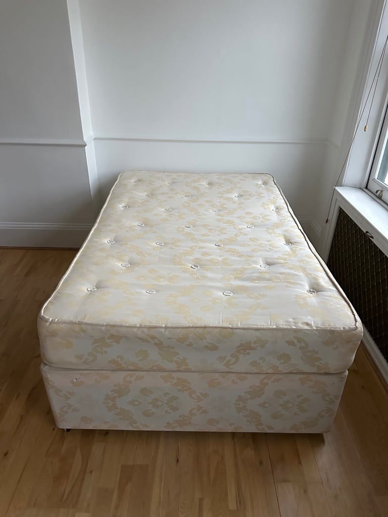 Small Double / Queen Bed 