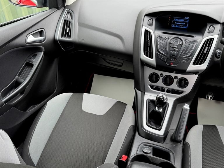 2013 Ford Focus 1.0T EcoBoost Zetec S Hatchback 5dr Petrol Manual Euro 5 (s/s) (125 ps) Hatchback...