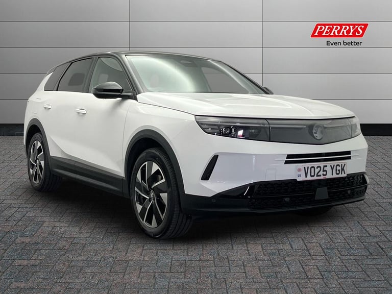 image for 2025 Vauxhall Grandland 1.2 Hybrid [136] Ultimate 5dr e-DCT6 [Pan Roof] Hatchback PETROL Automatic