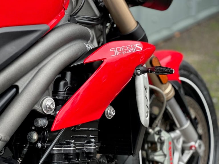 Stunning 2016/66 Triumph Speed Triple 1050 S Motorcycle