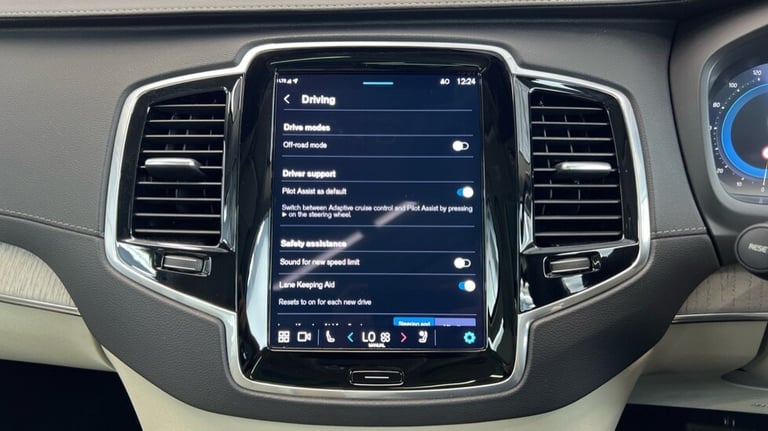 2024 Volvo XC90 Plus, B5 AWD Mild hybrid, Petrol, Dark, 7 Seats (Blond Leather, BLIS) Estate Petr...