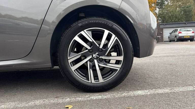 2022 Peugeot 208 1.2 PureTech 100 Allure Premium + 5dr Petrol Hatchback Hatchback Petrol Manual