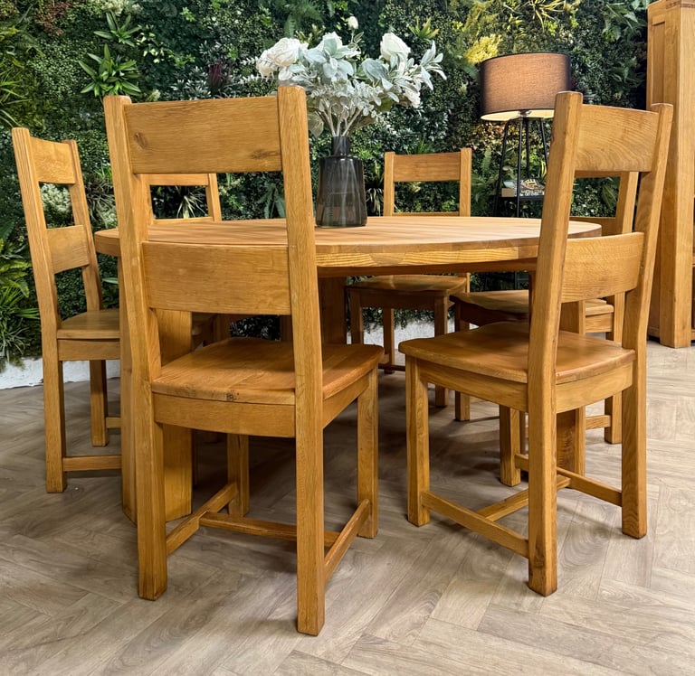 image for Large oak kitchen table & 6 chairs 