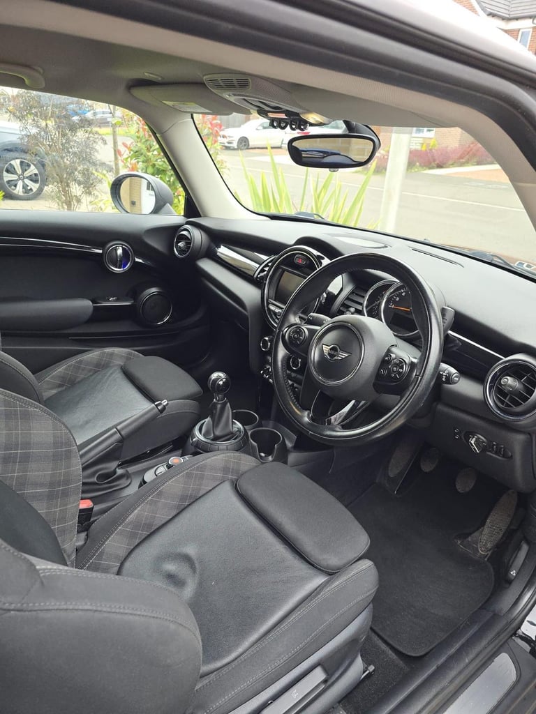 Mini, HATCHBACK, Cooper Diesel, 2016, Manual, 1496 (cc), 3 doors