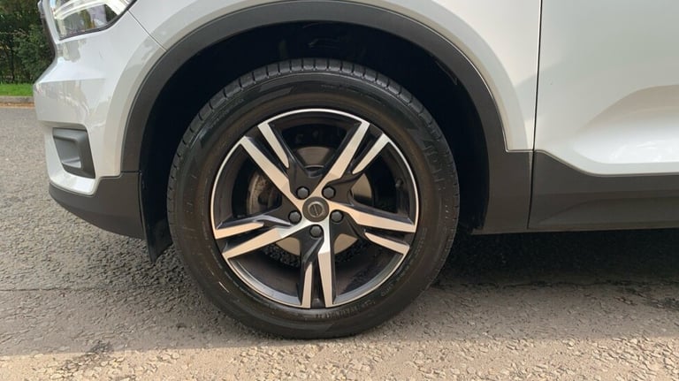 2020 Volvo XC40 R-Design, T3 automatic Estate Petrol Automatic