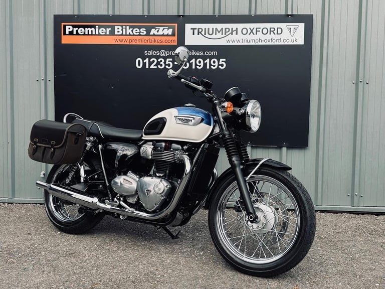 STUNNING 2018/18 TRIUMPH BONNEVILLE T100 MOTORCYCLE 