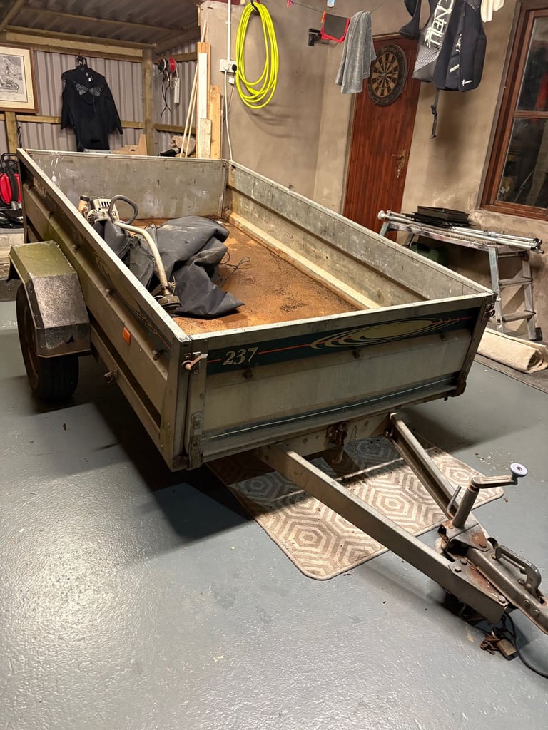 image for Daxara 237 8x4 Tipping Trailer In Need of Attention