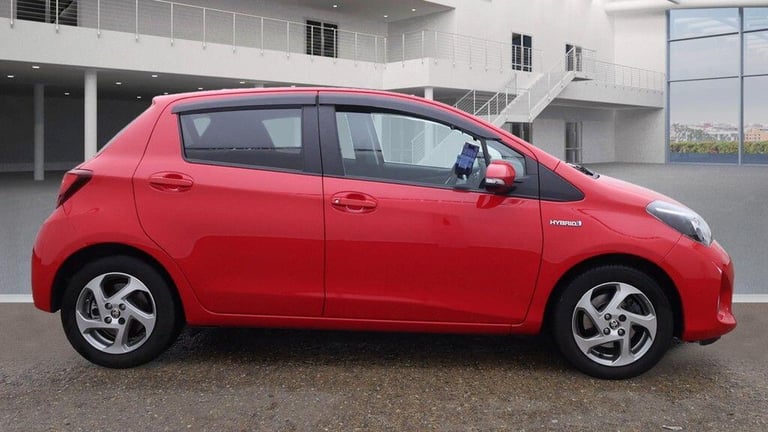  Toyota Yaris 1.5 VVT-h Icon E-CVT Euro 6 5dr Petrol/Electric Hybrid Automatic