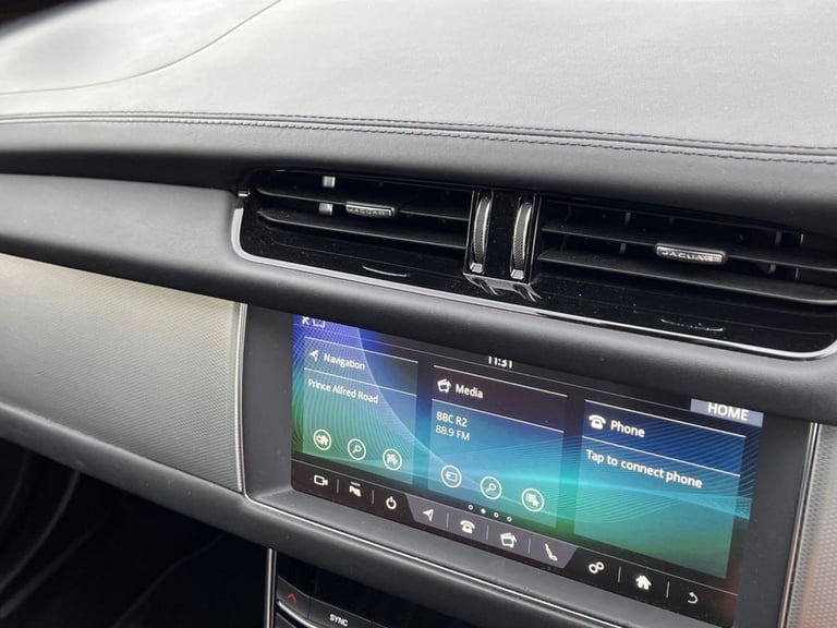 2019 68 JAGUAR XF 2.0I PORTFOLIO GPF SPORTBRAKE 5DR PETROL AUTO EURO 6 (S/S) (25