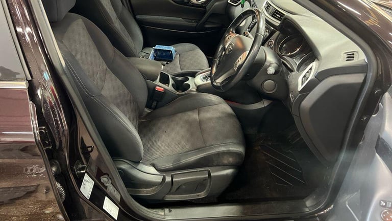 2015 Nissan Qashqai 1.6 dCi n-tec+ SUV 5dr Diesel XTRON 2WD Euro 6 (s/s) (130 ps) HATCHBACK Diese...