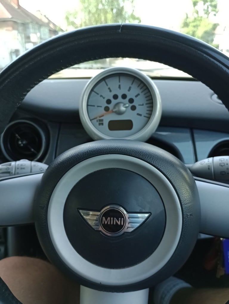 image for Mini, HATCHBACK, Hatchback, 2004, Semi-Auto, 1598 (cc), 3 doors