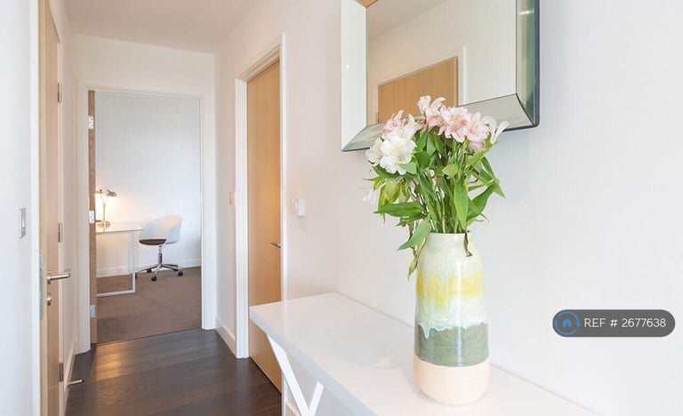 2 bedroom flat in Reminder Lane, London, SE10 (2 bed) (#2677638)