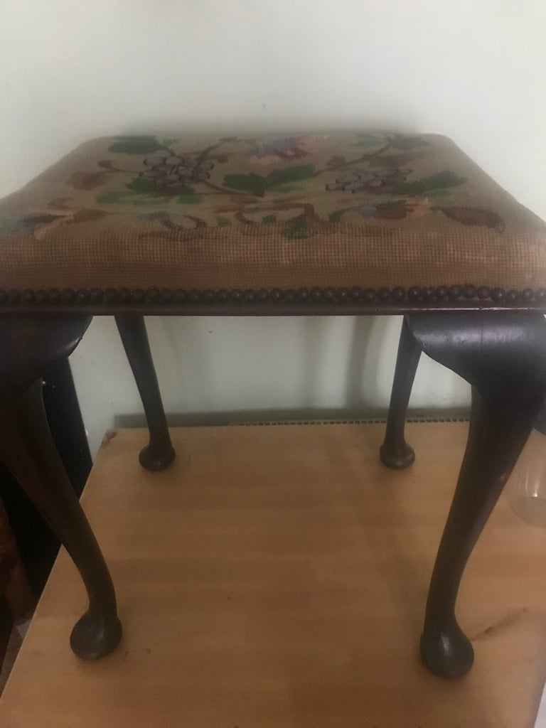 Antique/vintage piano stool