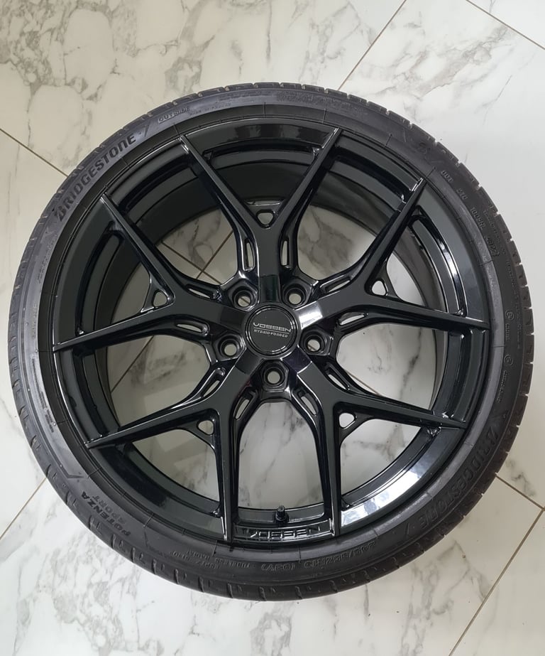 Black Vossen HF5 Wheels with tyres