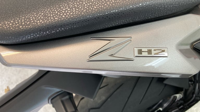2022 Kawasaki Z R1000KNFAN (22MY) SPORTS Petrol Manual