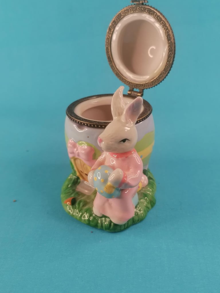 Vintage  Rabbit Trinket box 3-inch height. 