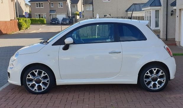 image for White fiat 500 sport