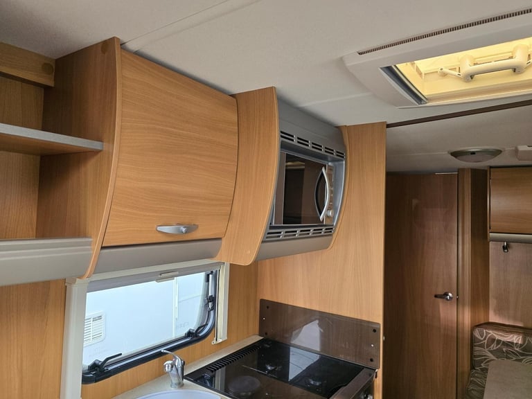 2011 Swift Charisma 545 4 Berth Double Dinette Caravan, Motor Mover