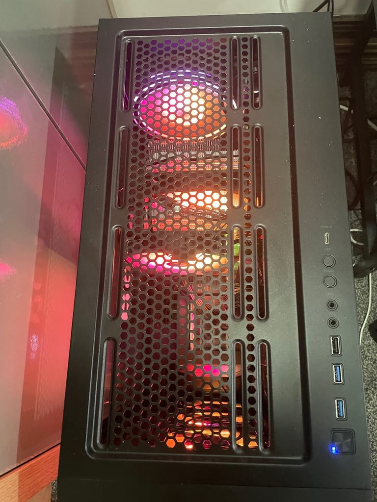 Gaming Pc 9070 XT gpu/RYZEN 9800X3D cpu/ 1tb Nvme ssd/ 32Gb DDR5 6000mhz